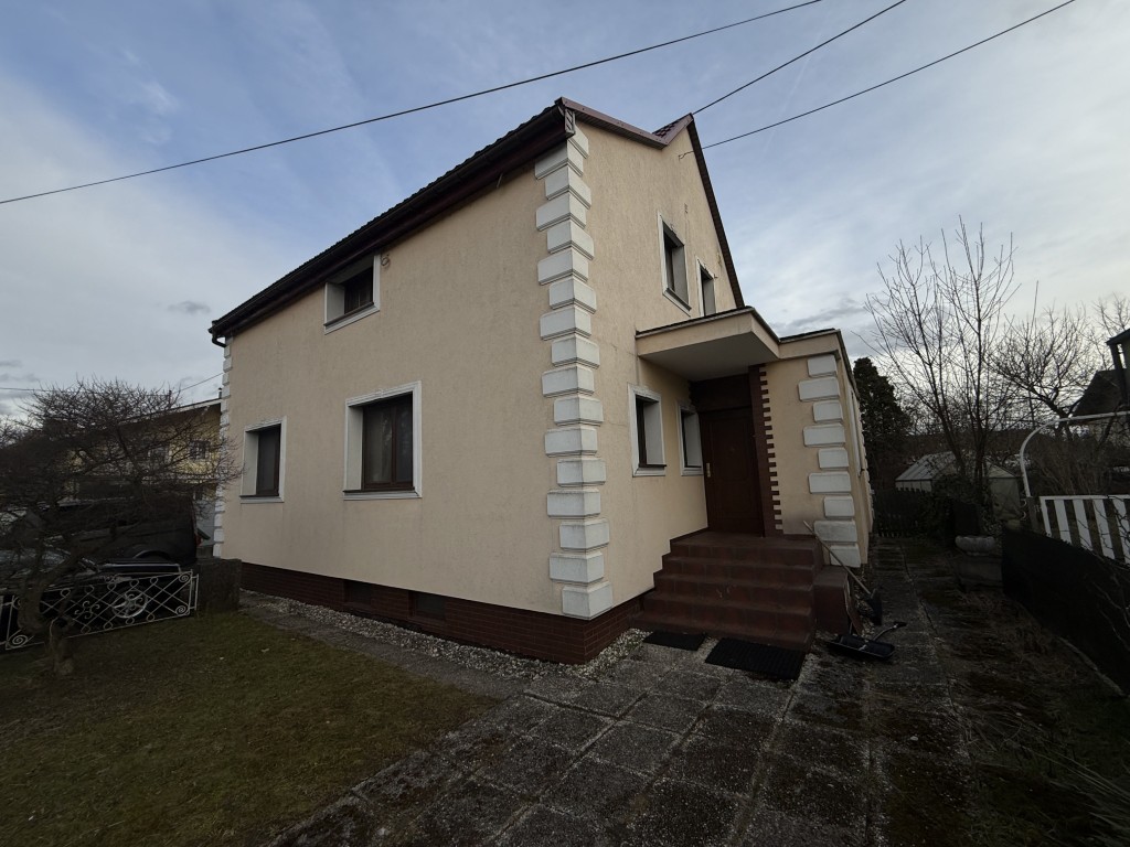 Zwangsversteigerung: Einfamilienhaus in Asten – Bild 1 von 22