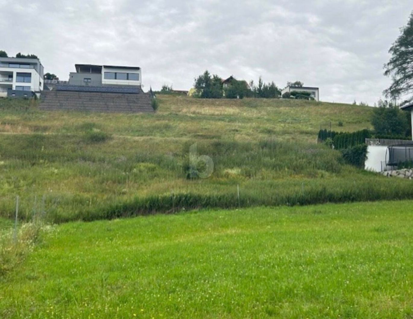 Preishit! - Attraktive Hanglage mit Viel Potenzial – Bild 1 von 3