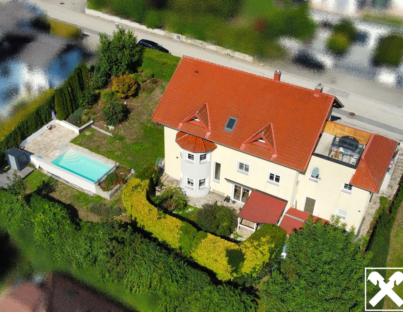 Wohnen Über Grieskirchen - 320M² Zweifamilienhaus mit Pool & Dachterrasse – Bild 1 von 6