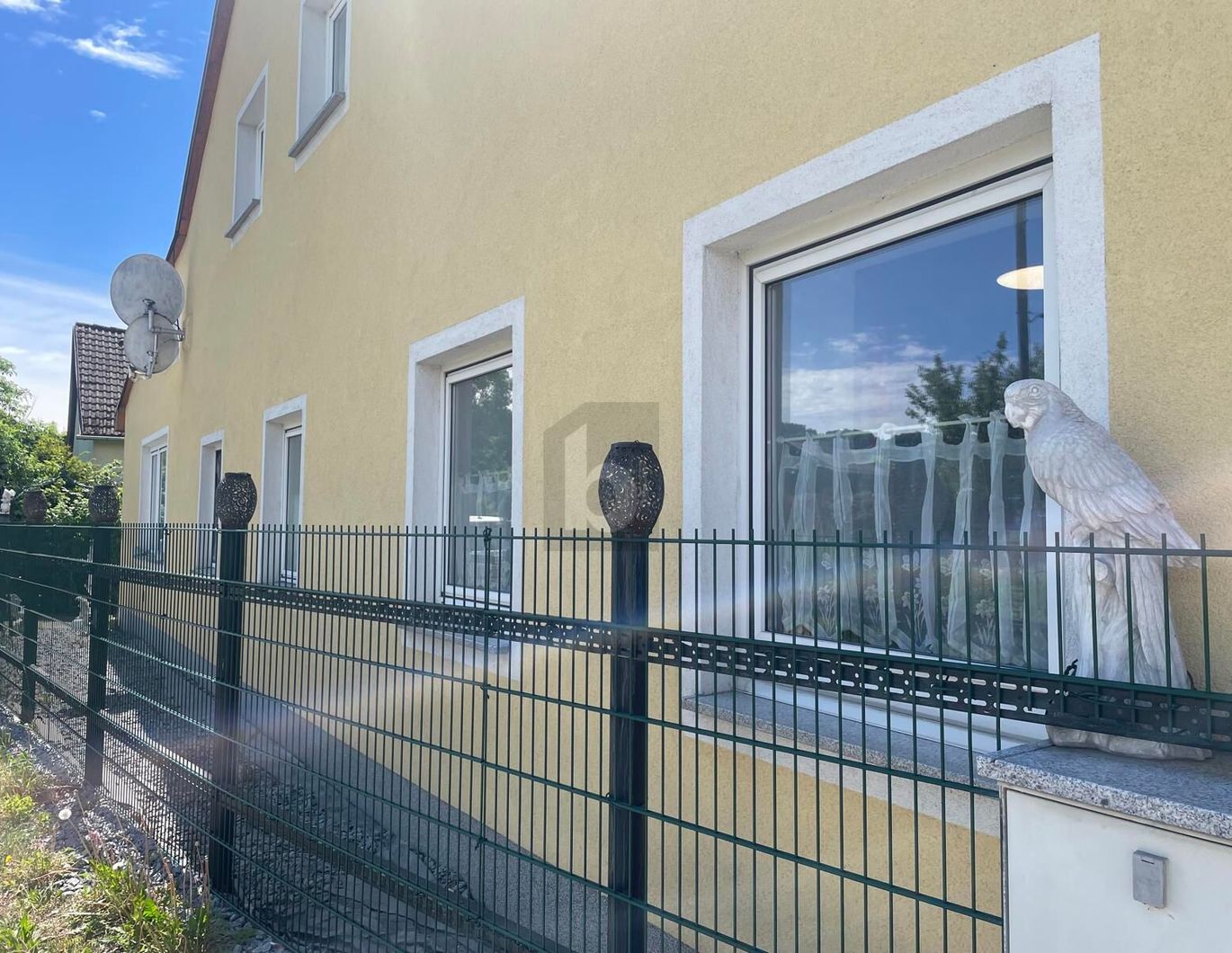 15-Zimmer Mehrfamilienhaus / Gewerbeobjekt mit Top-Potenzial – Bild 1 von 6
