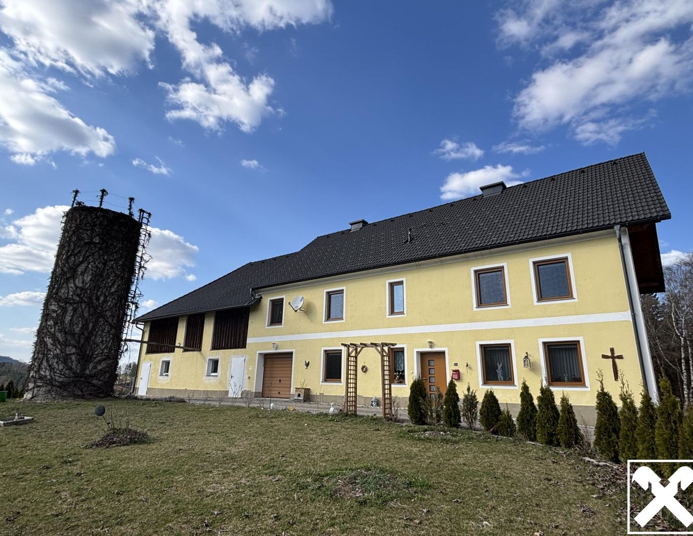 Großes Land- & Forstanwesen - Zwei Wohneinheiten, Wald und Wiesen – Bild 1 von 4