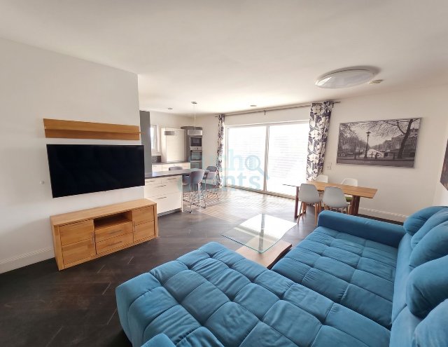 Generationenhaus in St. Magdalena: Ruhige Sonnenlage, Panoramablick, Doppelgarage & Smart Home – Bild 3 von 6
