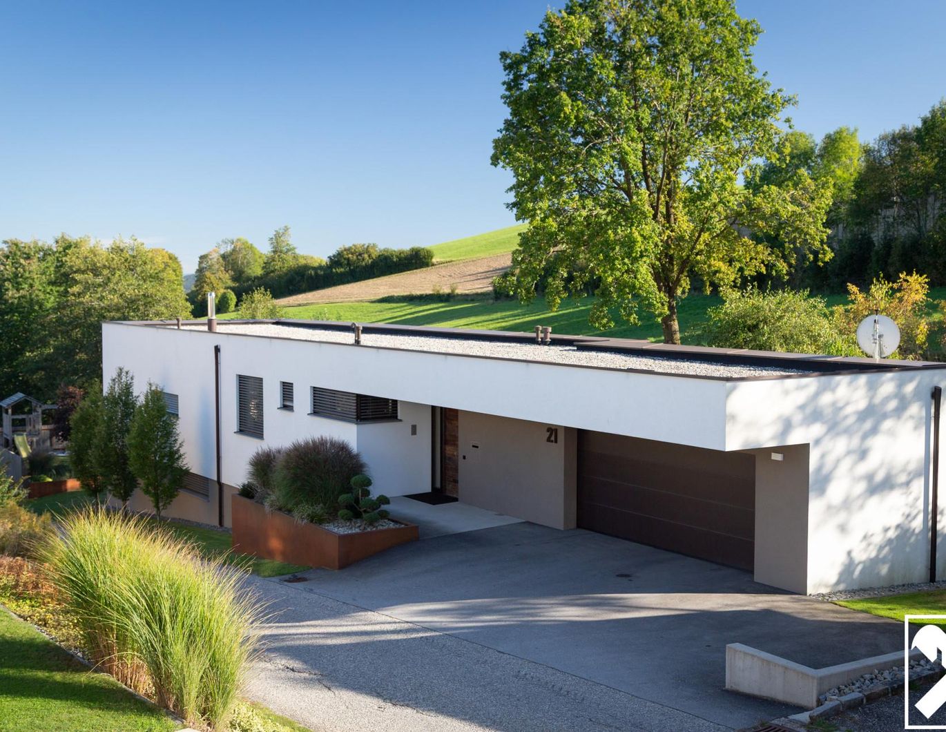 Design Trifft Natur - Exklusives Zuhause in Idyllischer Lage – Bild 1 von 6