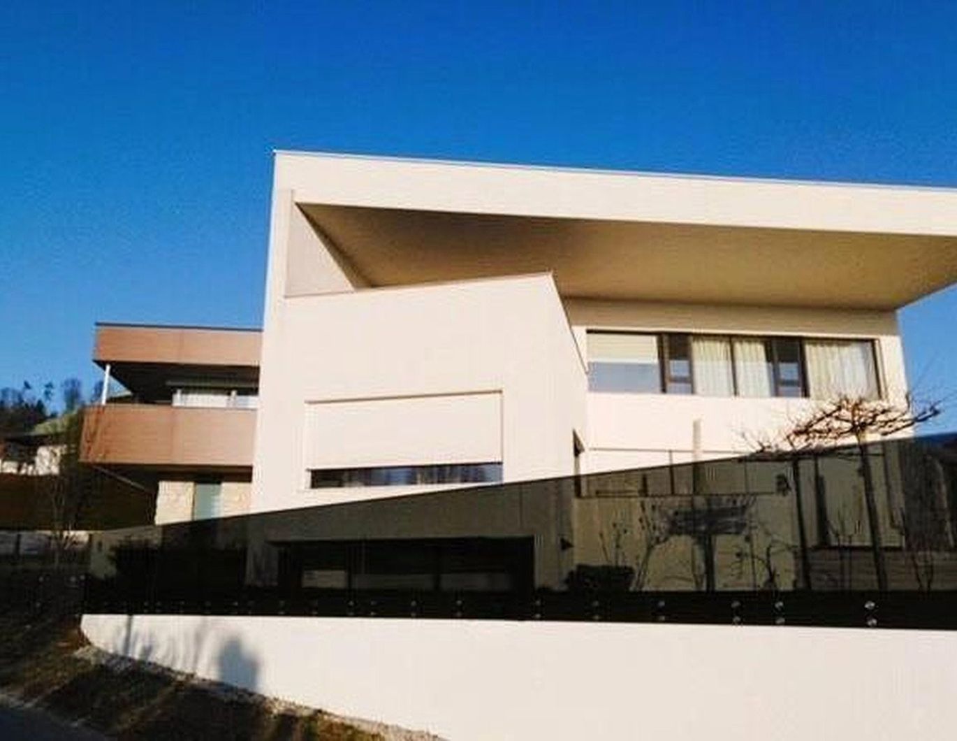 Luxusvilla am Stadtrand Linz in Aussichtslage – Bild 1 von 6