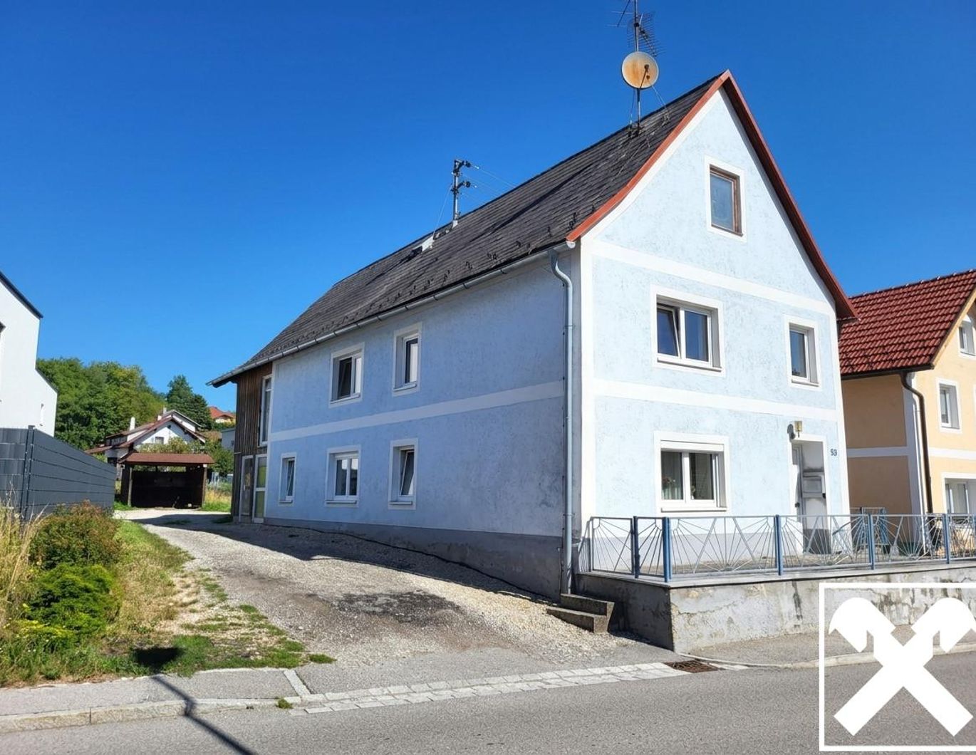 Sanierungsbedürftiges Wohnhaus mit Schönem Garten – Bild 1 von 6