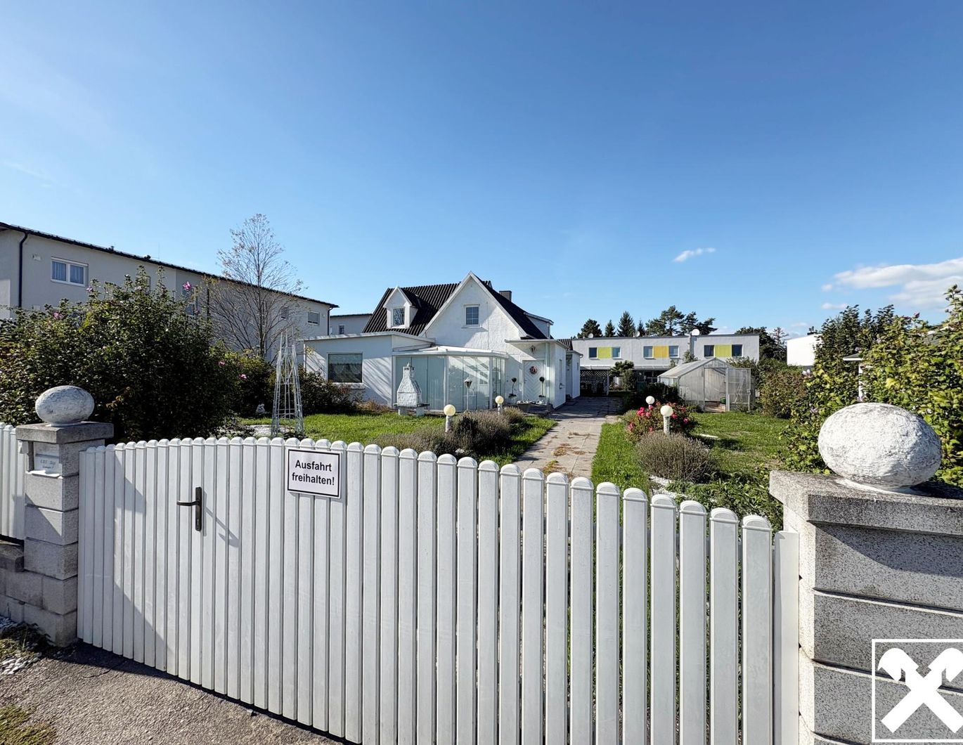 St. Martin bei Traun - Haus mit Indoor-Pool und Großzügigem Grundstück – Bild 1 von 6