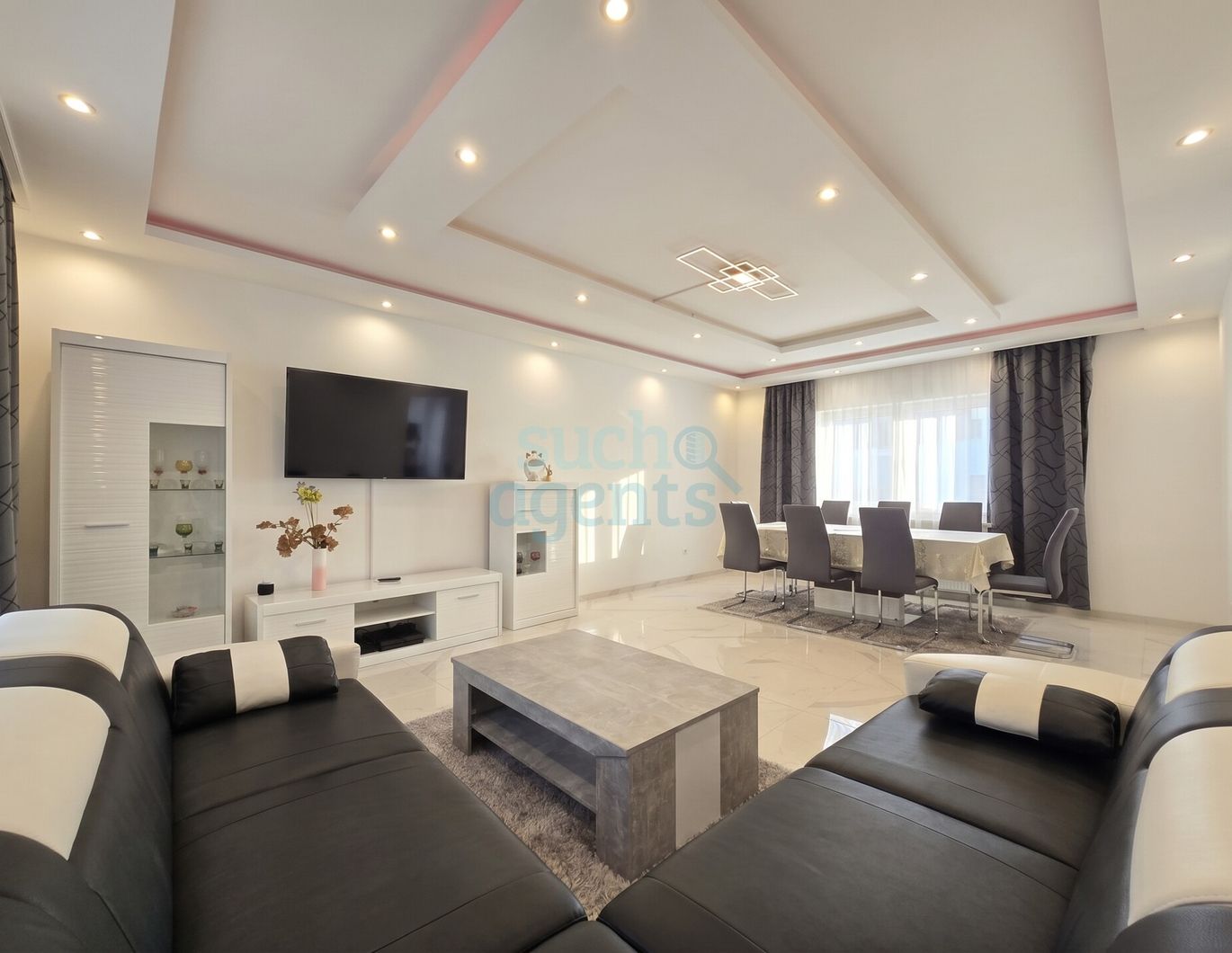 Ruhiges Ein-Zweifamilienhaus in Kleinmünchen | Ca. 250M² Nutzfläche, Garten, Wintergarten, 2 Garagen – Bild 1 von 6