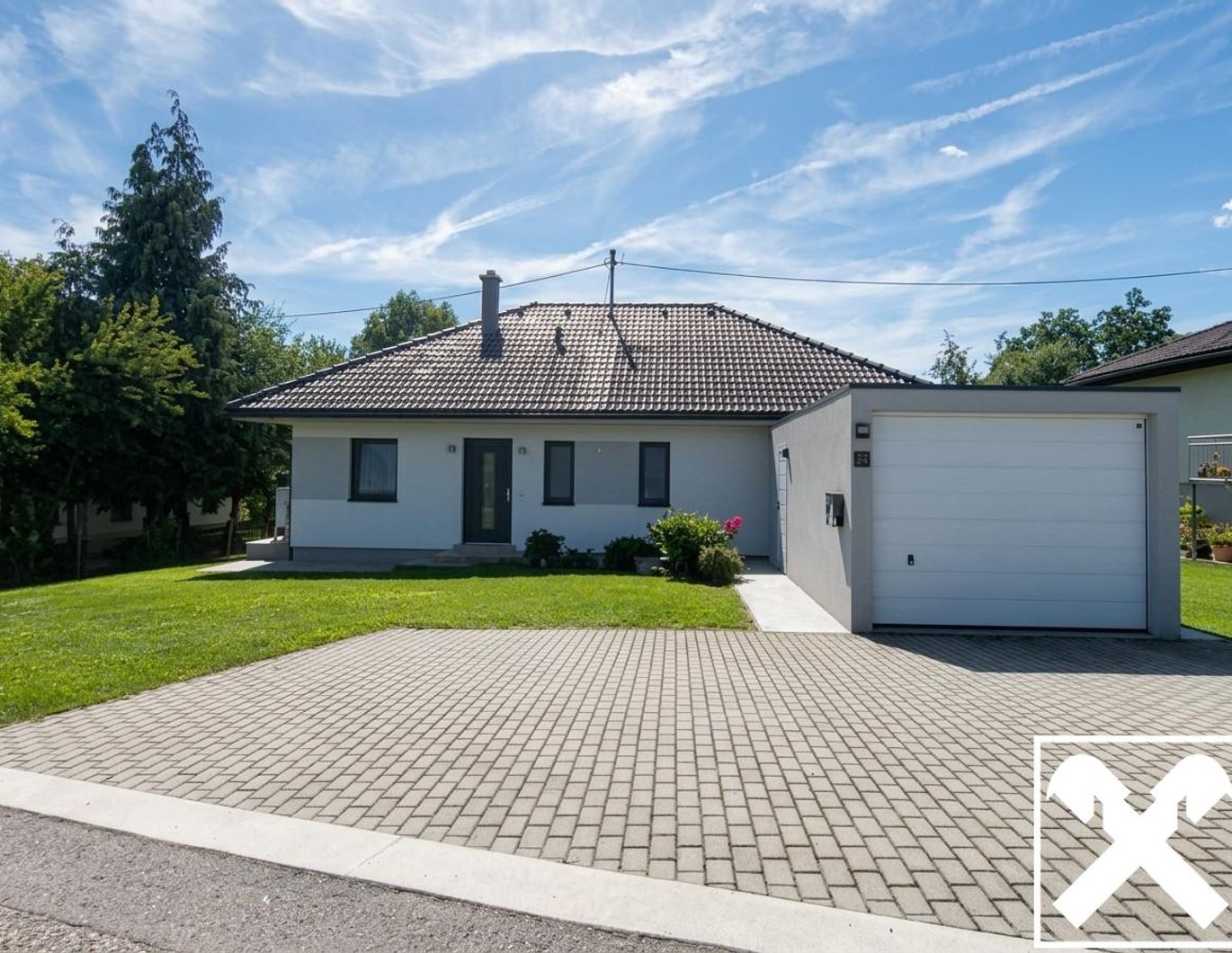 Neuwertiger Bungalow mit Großem Grundstück – Bild 1 von 6