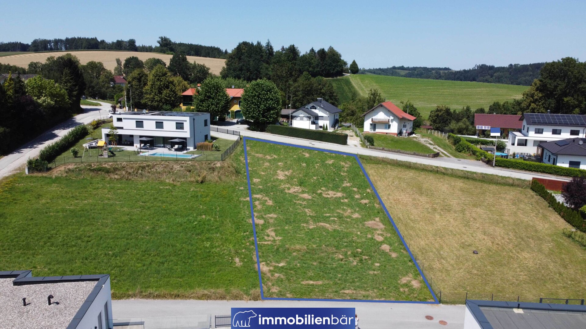 Südhang Grundstück mit Weitblick in Pichl bei Wels - KEIN BAUZWANG – Bild 1 von 4
