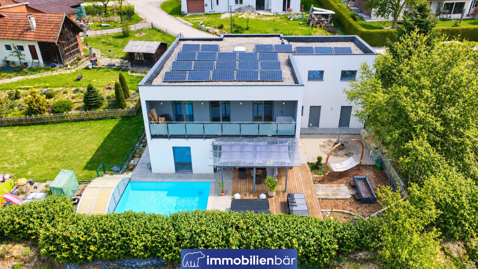 Stilvolles Wohnen mit viel Platz und XXL Grundstück - Exklusives Haus im Grünen in Peuerbach/Bruck – Bild 1 von 20