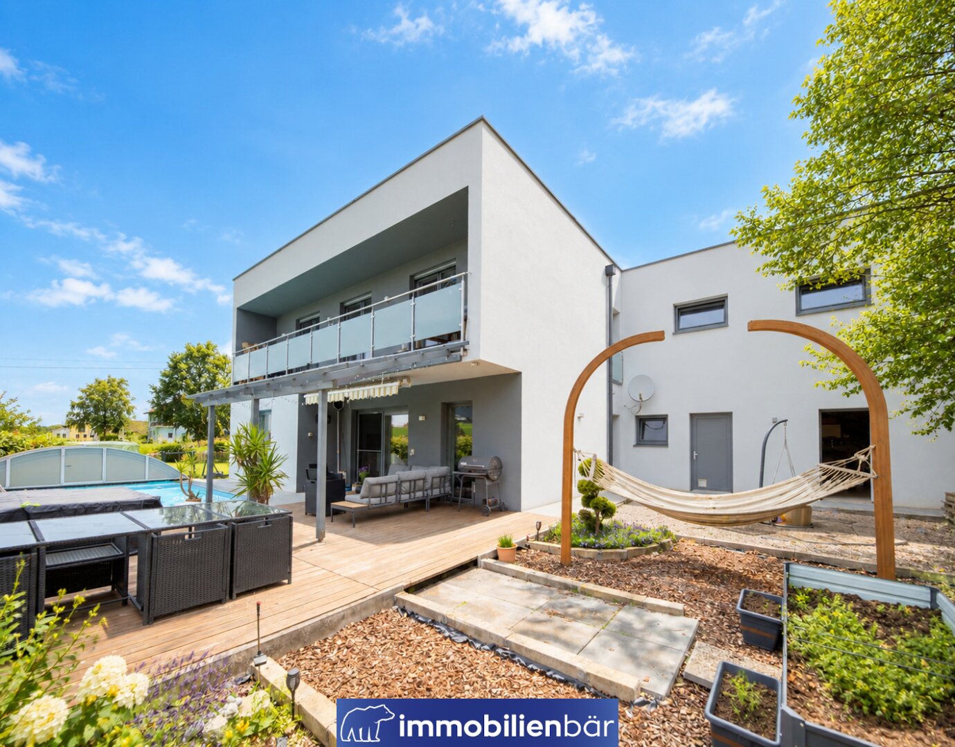 Stilvolles Wohnen mit viel Platz und XXL Grundstück - Exklusives Haus im Grünen in Peuerbach/Bruck – Bild 3 von 20
