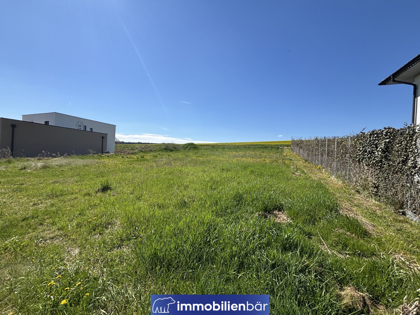 Grundstück in ruhiger Lage mit sanfter Hanglage und Grünblick – Bild 3 von 6