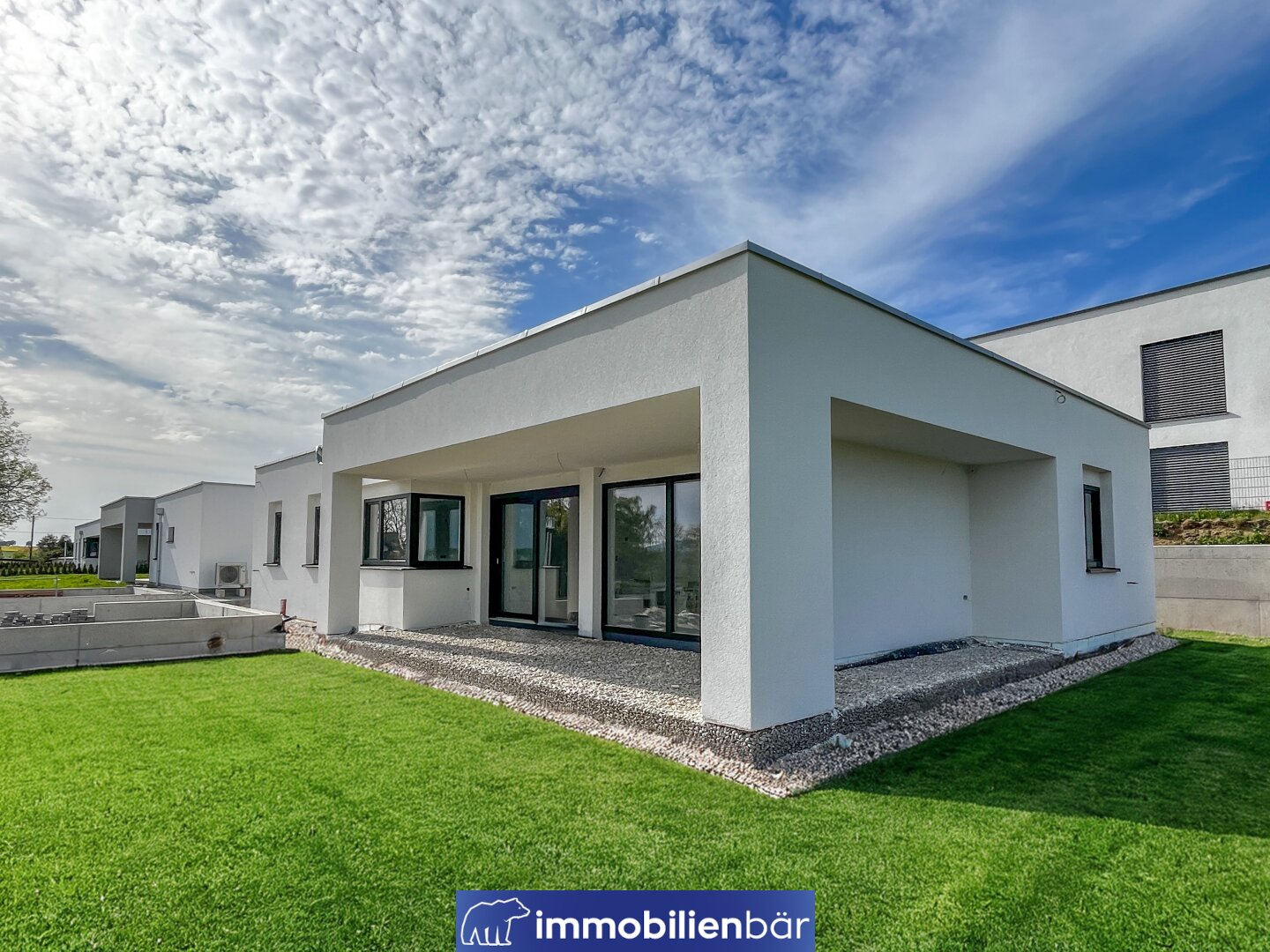Panorama Bungalow - Mit Aussicht am Besten - mit Carport, Provisionsfrei vom Bauträger- Haus 3 – Bild 1 von 18